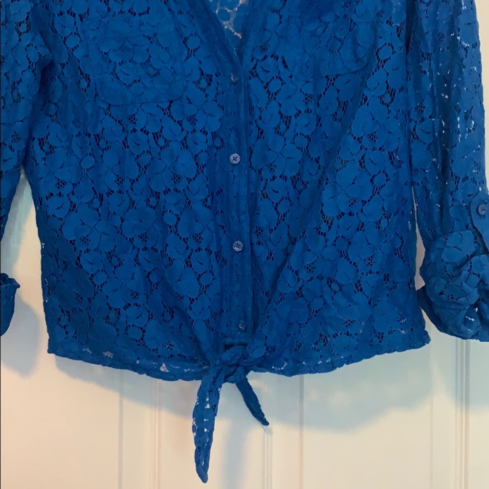 Lace Crop tie waist button down with 3/4 sleeves size medium - Picture 8 of 9